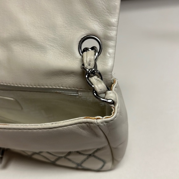 🔥🔥🔥Authentic Chanel Single Flap Leather Shoulder Bag - Picture 13 of 16